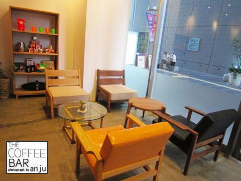 THE COFFEE BAR（ザ コーヒーバー）　岡山市北区リットシティビル
