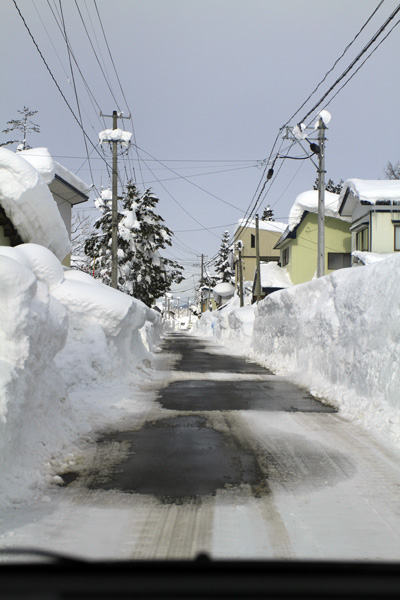 大雪の湯沢市