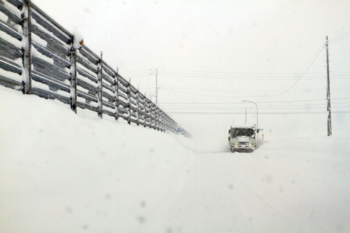 大雪の湯沢市