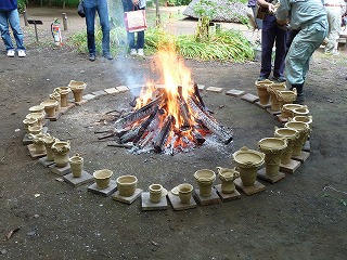 縄文式土器　体験教室　野焼き