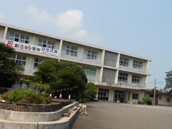 宮崎県立高鍋高校・今年創立９０年だそうです