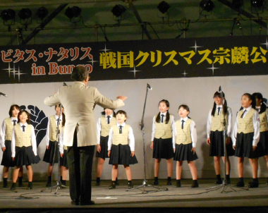 大分少年少女合唱団の皆さんによるステージ