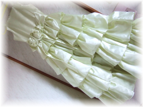 ピアノ　ドレス　手作り　ハンドメイド　白いドレス　クリーム色
