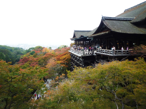 京都清水寺の紅葉舞台