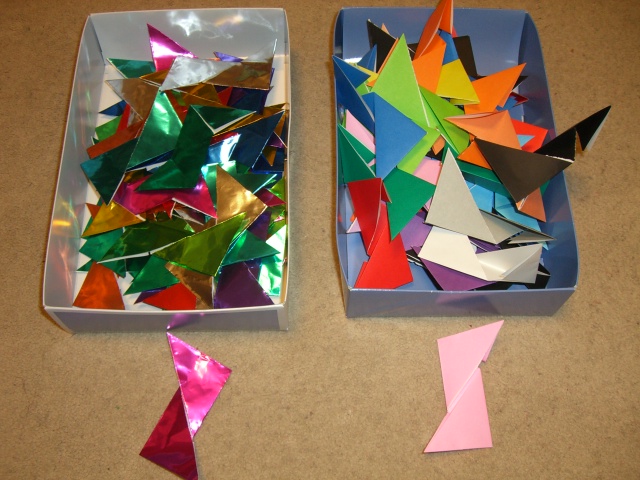 折り紙で手裏剣づくり 色を楽しむ 育児が楽しくなる簡単手作りハッピー生活