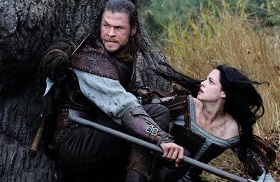 SNOW WHITE AND THE HUNTSMAN13