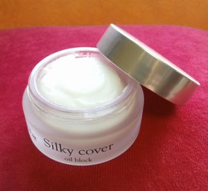 Silky cover oil block (シルキーカバーオイルブロック) : 30秒でつくる陶器肌♪ アンチエイジング美マニア ~健康