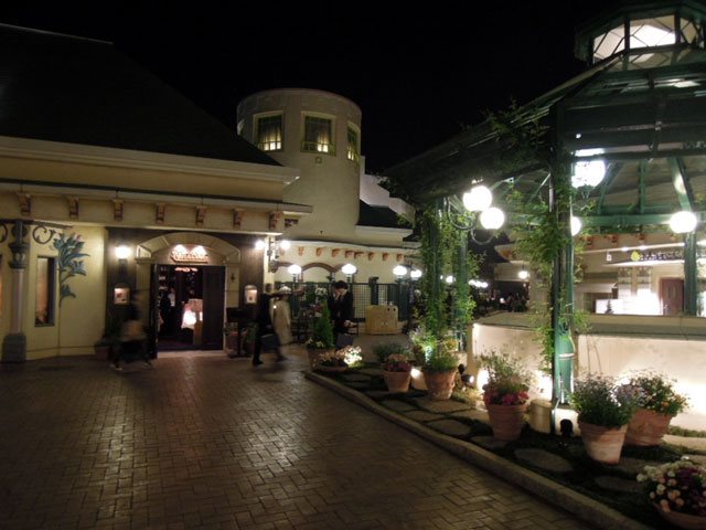 晩飯食べに　浦安舞浜　東京ディズニーリゾートの　イクスピアリへ
