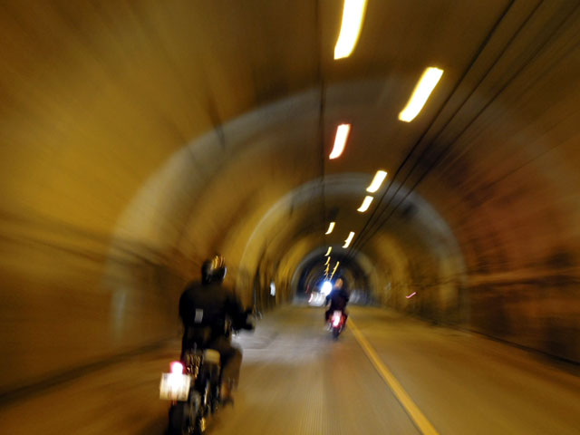 多米トンネル