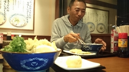 20141018-12-丸亀製麺あかまむしぃさんと.JPG