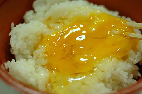 aomori fresh raw eggs put on the rice, 240630 3-15 hasegawa natural egg-s